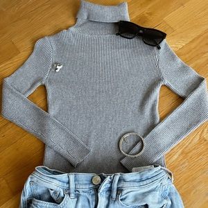 Gray Turtle Neck Long Sleeved Sweater